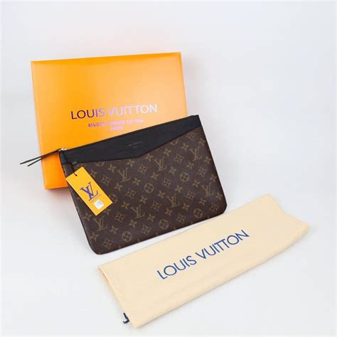 louis vuitton key pouch bloomingdale's